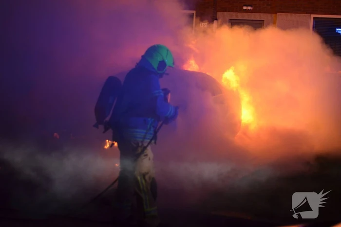 Auto gaat in vlammen op