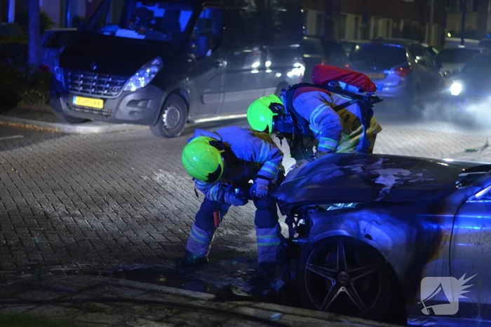 Auto gaat in vlammen op