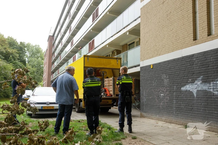 Hennepkwekerij aangetroffen in flatwoning