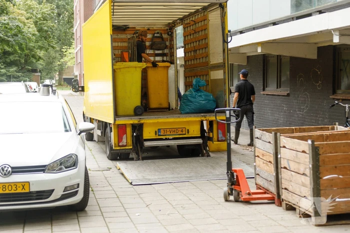 Hennepkwekerij aangetroffen in flatwoning