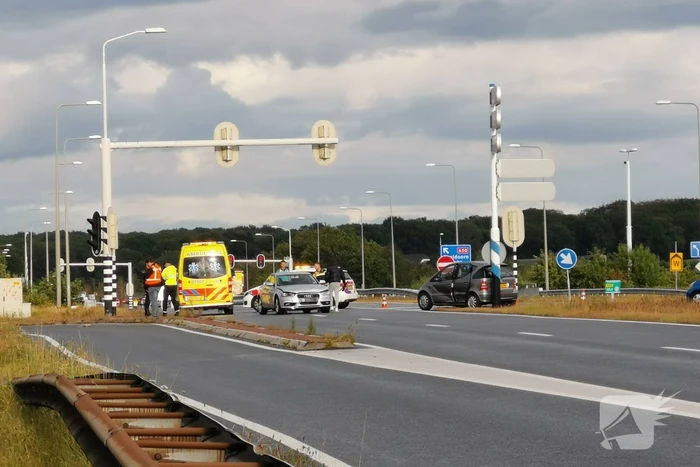 Zwaargewonde bij botsing op kruising