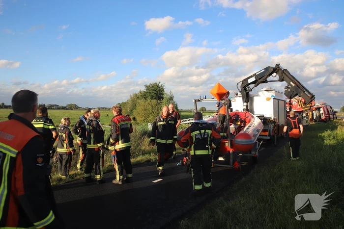 Zoekactie naar boeven in maisveld en water