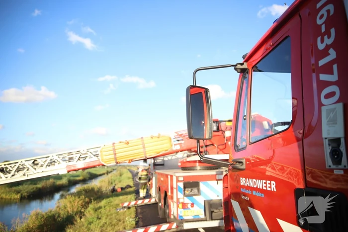 Zoekactie naar boeven in maisveld en water