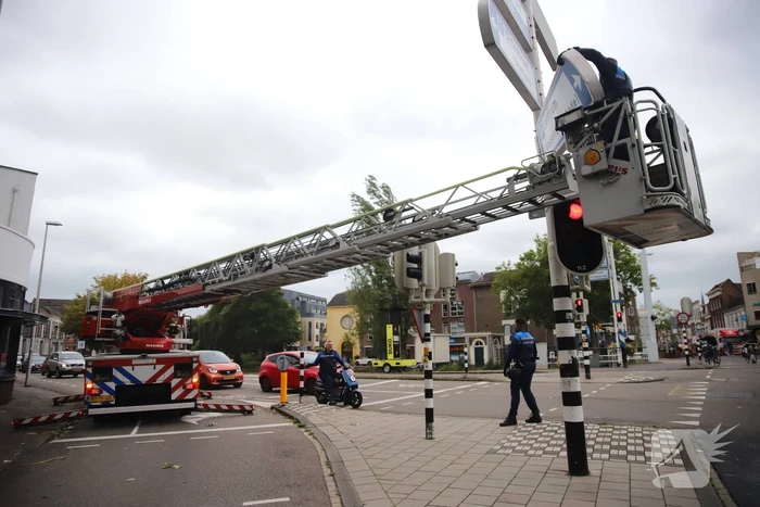 Loshangende bewegwijzeringsbord verwijderd bij storm Francis