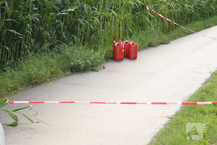 Vaten met mogelijk drugsafval aangetroffen