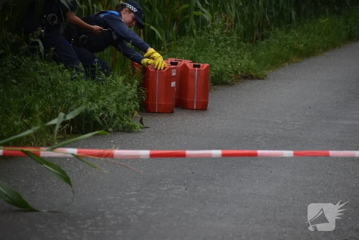 Vaten met mogelijk drugsafval aangetroffen
