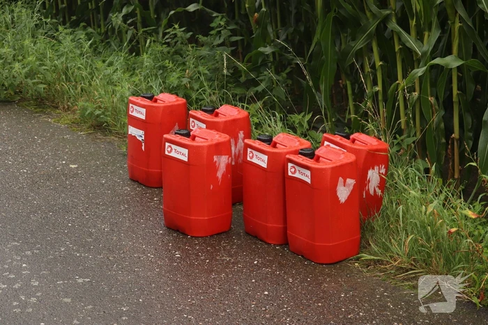 Vaten met mogelijk drugsafval aangetroffen