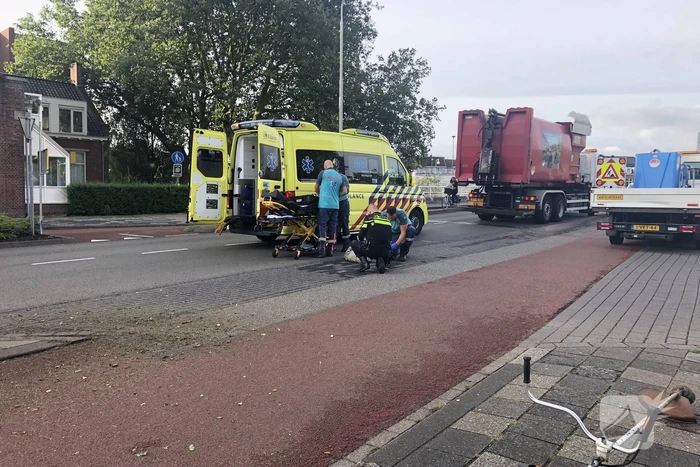 Fietser gewond bij aanrijding met vrachtwagen