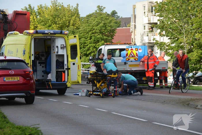 Fietser gewond bij aanrijding met vrachtwagen