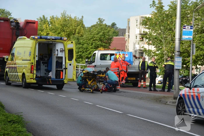Fietser gewond bij aanrijding met vrachtwagen