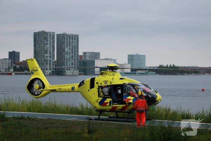 Traumahelikopter landt voor incident bij hoogspanningsmast