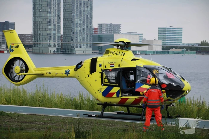Traumahelikopter landt voor incident bij hoogspanningsmast