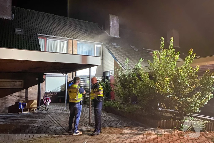 Woning vol rook, bewoners vluchten huis uit