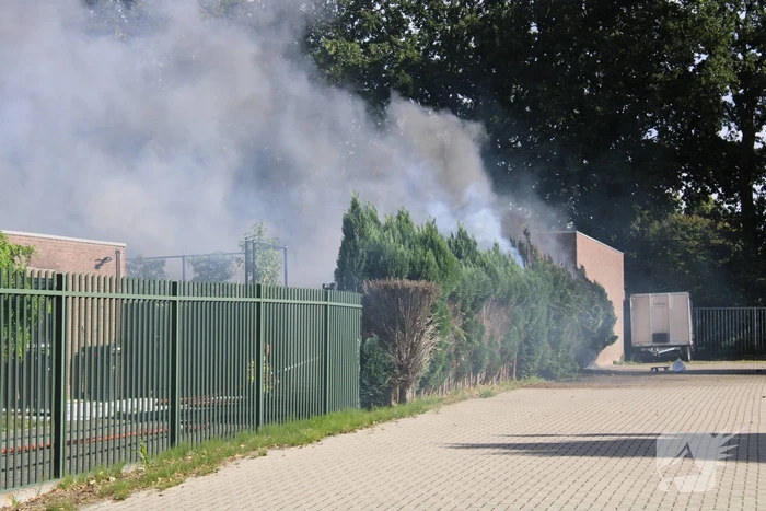 Vrachtwagen volledig verwoest door brand