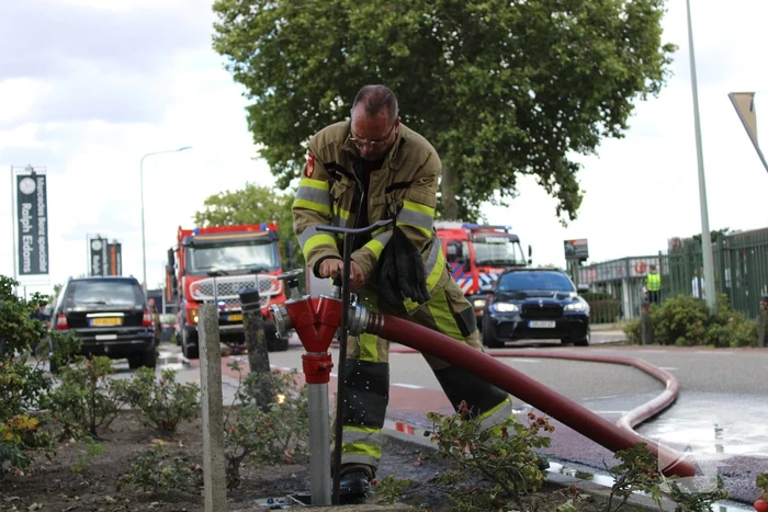 Vrachtwagen volledig verwoest door brand