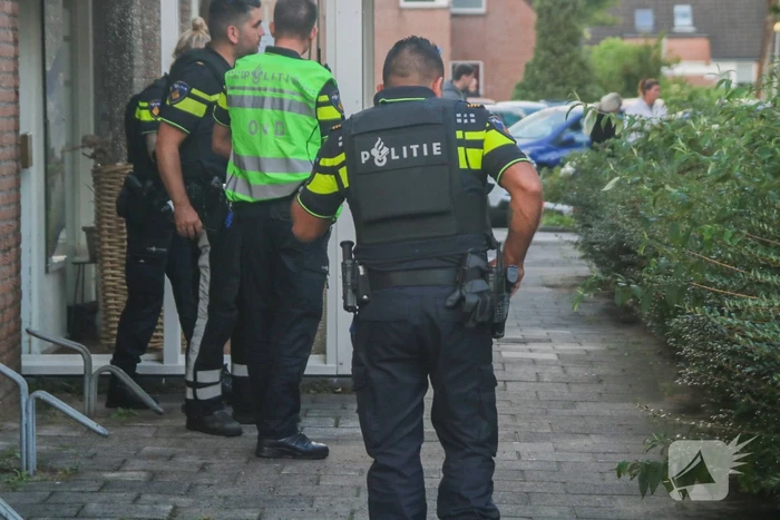 Mogelijk geschoten bij bushalte in Waterland