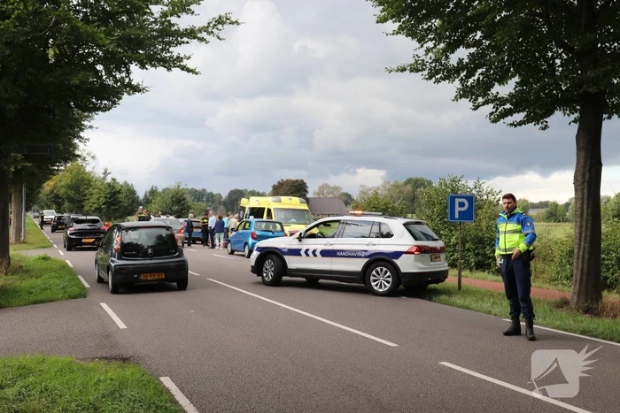 Jongeman geschept door auto