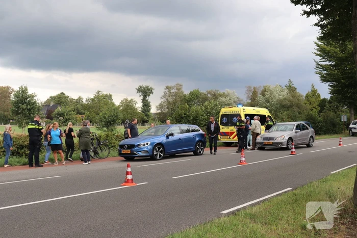 Jongeman geschept door auto