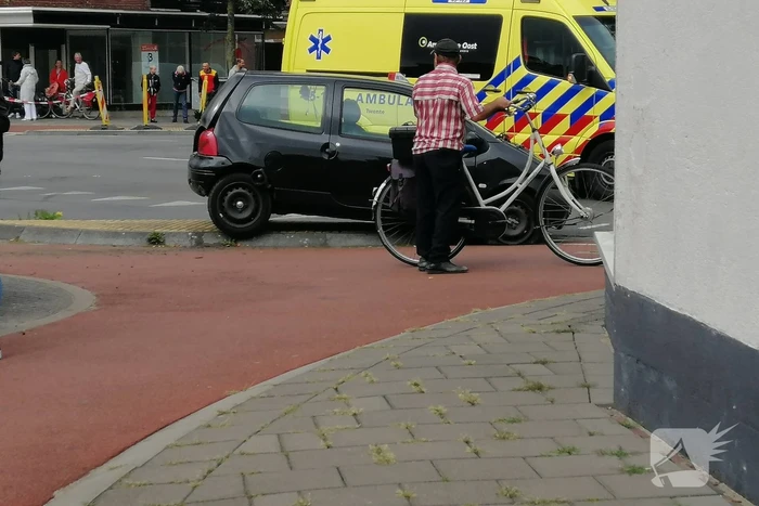 Veel schade bij aanrijding tussen twee auto's