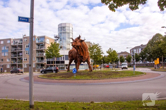 Mondkapje van De Stier afgetrokken