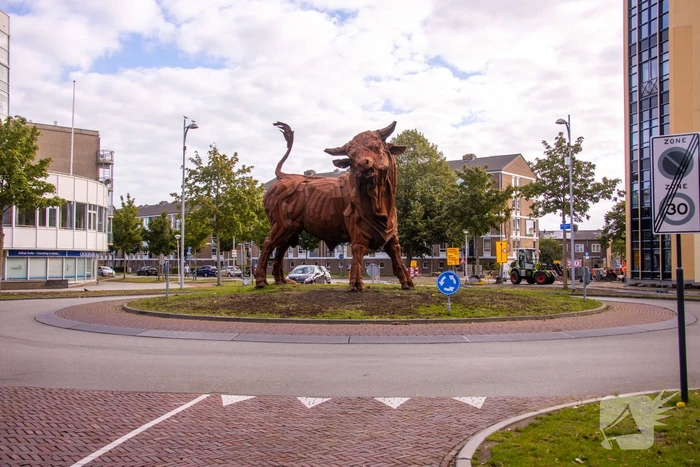 Mondkapje van De Stier afgetrokken