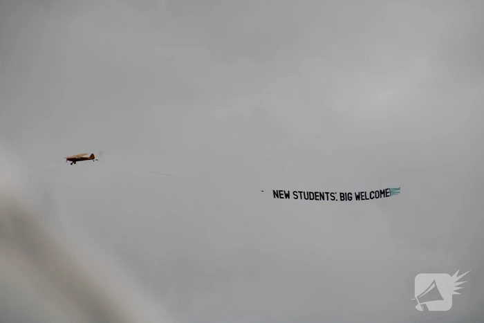 Nieuwe studenten verwelkomd vanuit de lucht