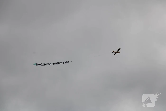 Nieuwe studenten verwelkomd vanuit de lucht