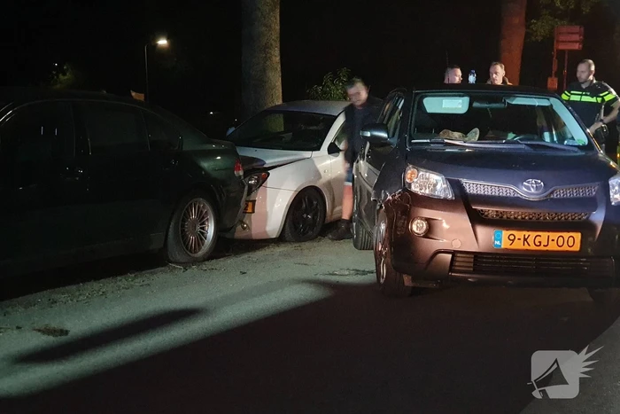 Gewonde bij aanrijding tussen meerdere voertuigen