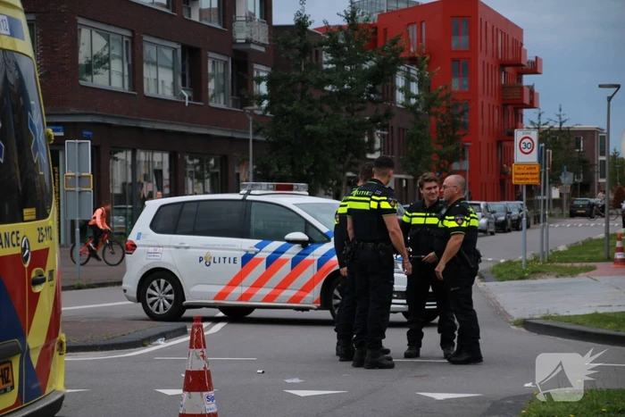 Voetganger ernstig gewond na botsing met bestelbus