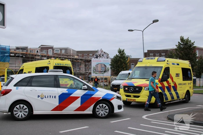 Voetganger ernstig gewond na botsing met bestelbus