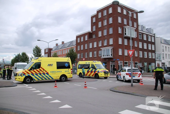 Voetganger ernstig gewond na botsing met bestelbus