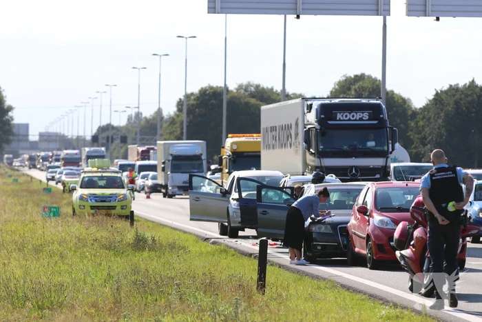 Meerdere gewonden bij ongeval op snelweg met meerdere voertuigen