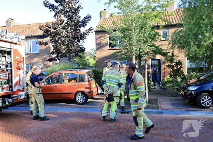 Gasleiding geraakt bij plaatsen tuinbank