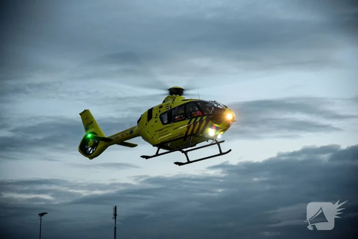 Traumahelikopter trekt bekijks van omstanders
