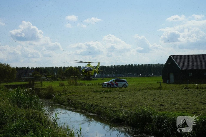 Traumahelikopter landt voor incident bij boerderij