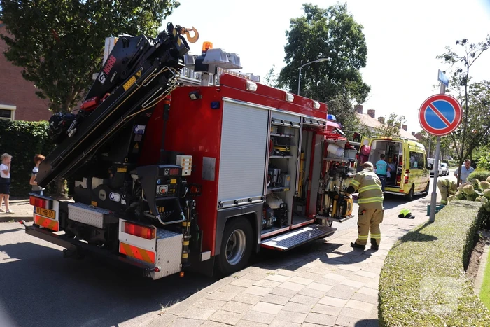 Hark doorboord voet van man en zit muurvast