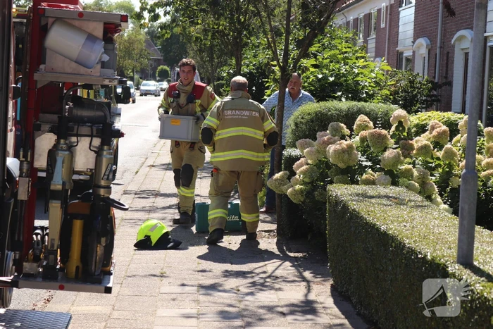 Hark doorboord voet van man en zit muurvast