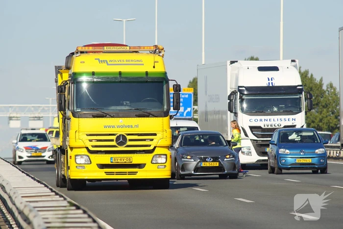 Aanrijding tussen meerdere voertuigen op A28