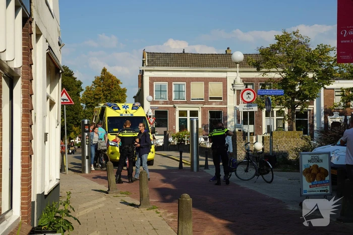 Fietser rijdt voetganger aan in winkelgebied