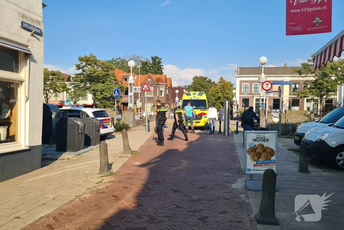 Fietser rijdt voetganger aan in winkelgebied