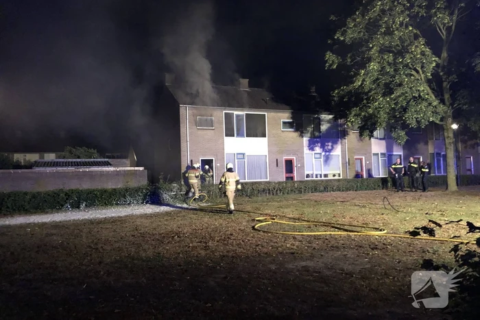 Veel rook bij brand in woning