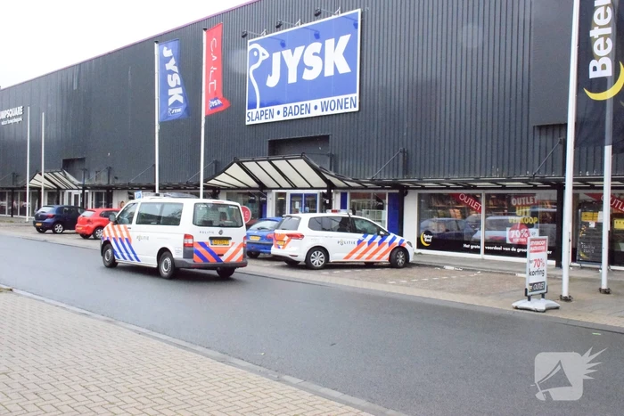 Politie-invasie na overval op JYSK