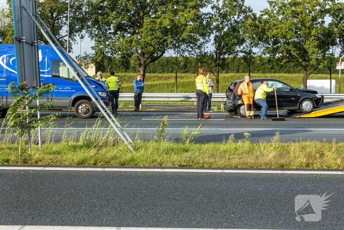 Meerdere voertuigen betrokken bij verkeersongeval op snelweg