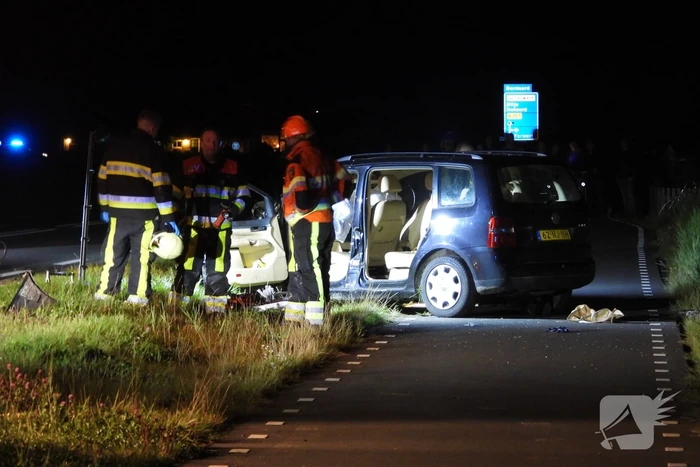 Twee personen bekneld bij zwaar ongeval