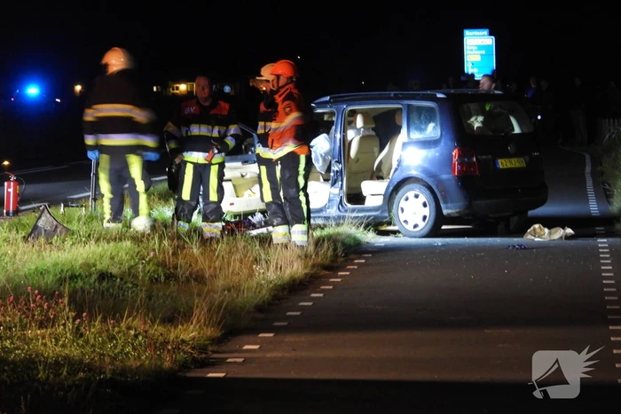 Twee personen bekneld bij zwaar ongeval