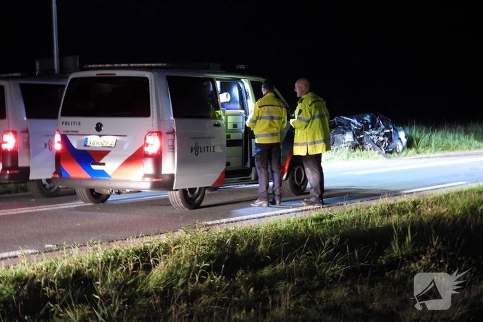 Twee personen bekneld bij zwaar ongeval