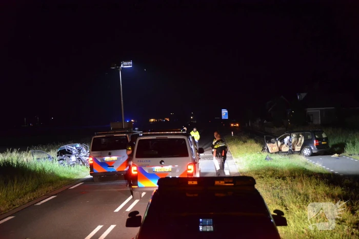 Twee personen bekneld bij zwaar ongeval
