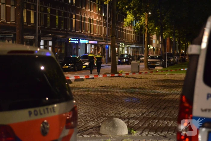 Auto beschoten, meerdere hulzen gevonden