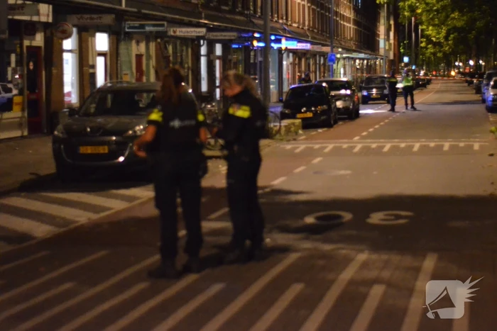 Auto beschoten, meerdere hulzen gevonden