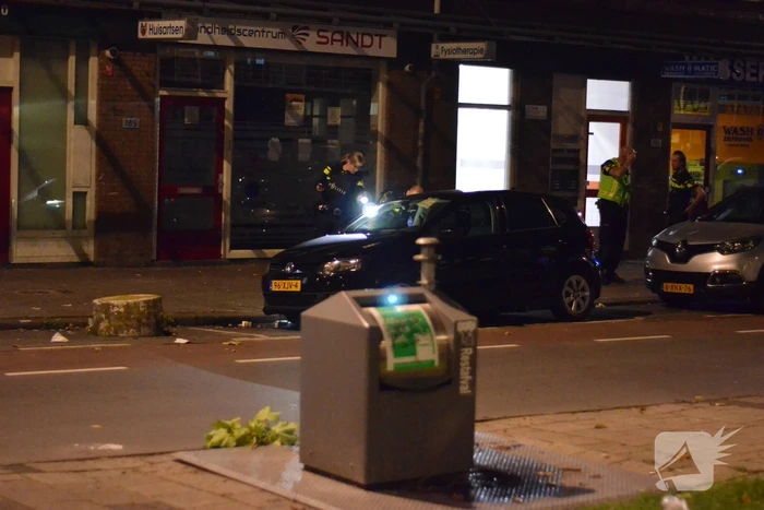 Auto beschoten, meerdere hulzen gevonden